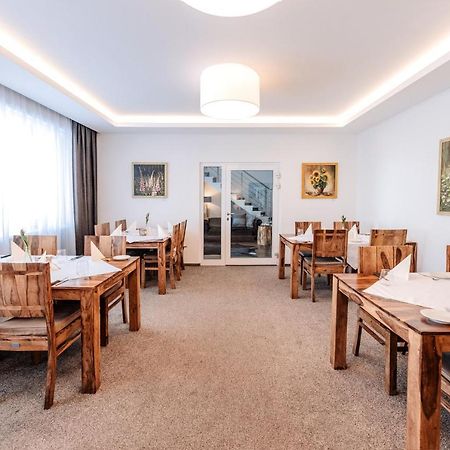 Hotel U Kasny Rajhrad Екстериор снимка