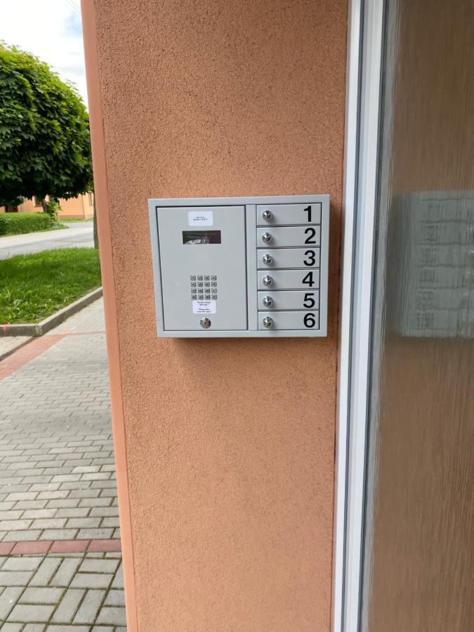 Hotel U Kasny Rajhrad Екстериор снимка